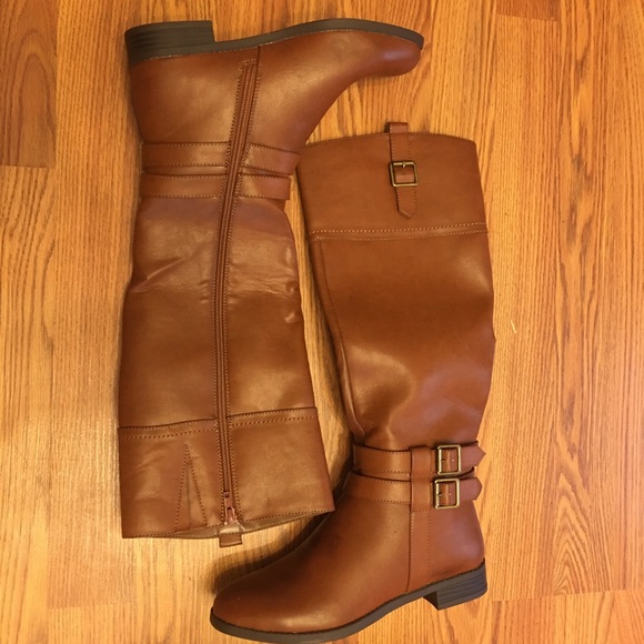 ✨Toetos Vegan Leather Boots Size 6.5 - Picture 1 of 7